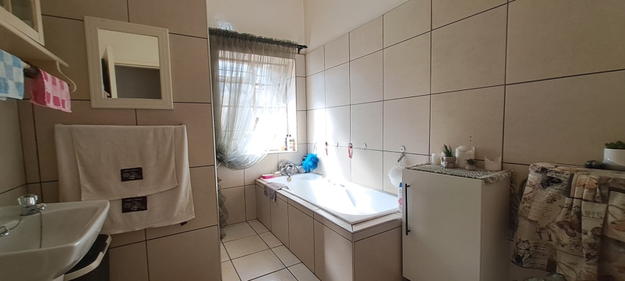 7 Bedroom Property for Sale in Bethlehem Free State